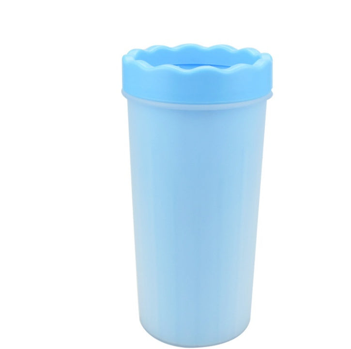 Light blue tumbler with a matching lid on a white background