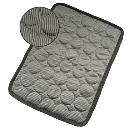 Gray textured mat with a close-up inset showing the pattern