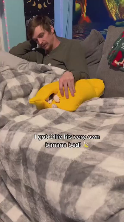 Banana Shaped Plush Pet Bed
